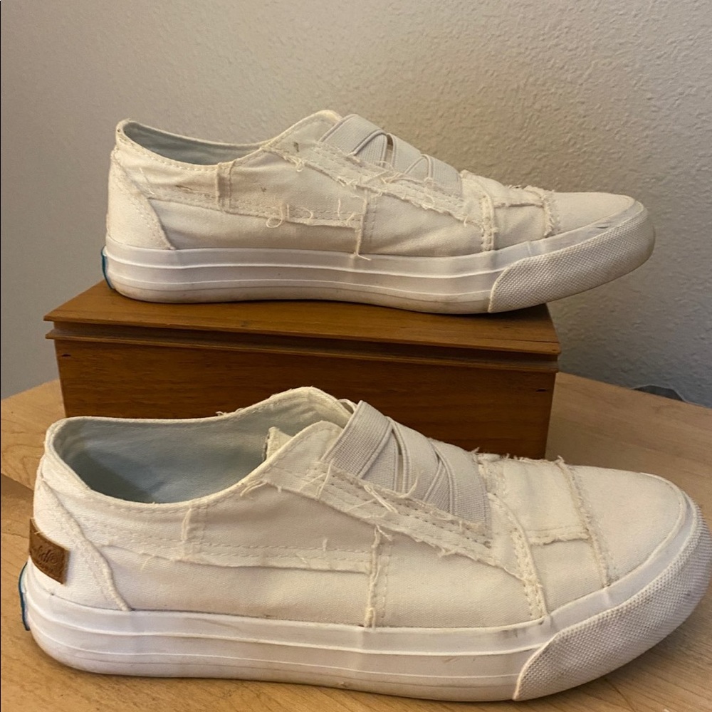 Blowfish Size 7 White